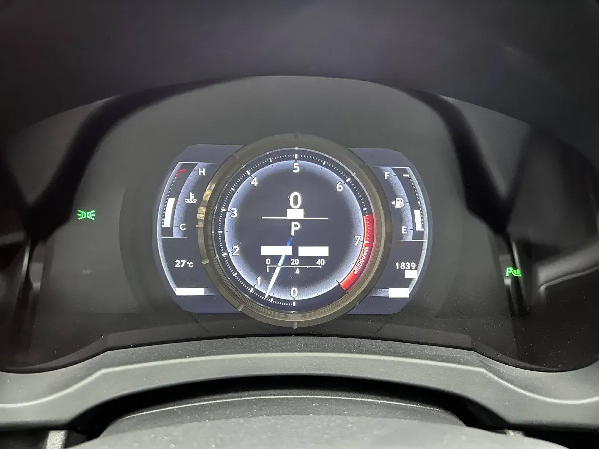 2015 Lexus IS 2.0T 245HP L4 8AT,autocango,china used car exporter,china ev exporter,chinese used car exporter,chinese used ev exporter