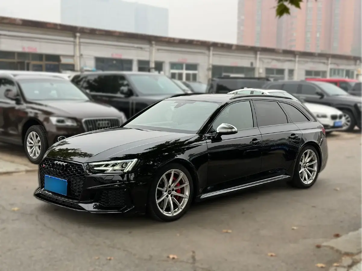 2019 Audi RS 4 2.9T 450HP V6 8AT