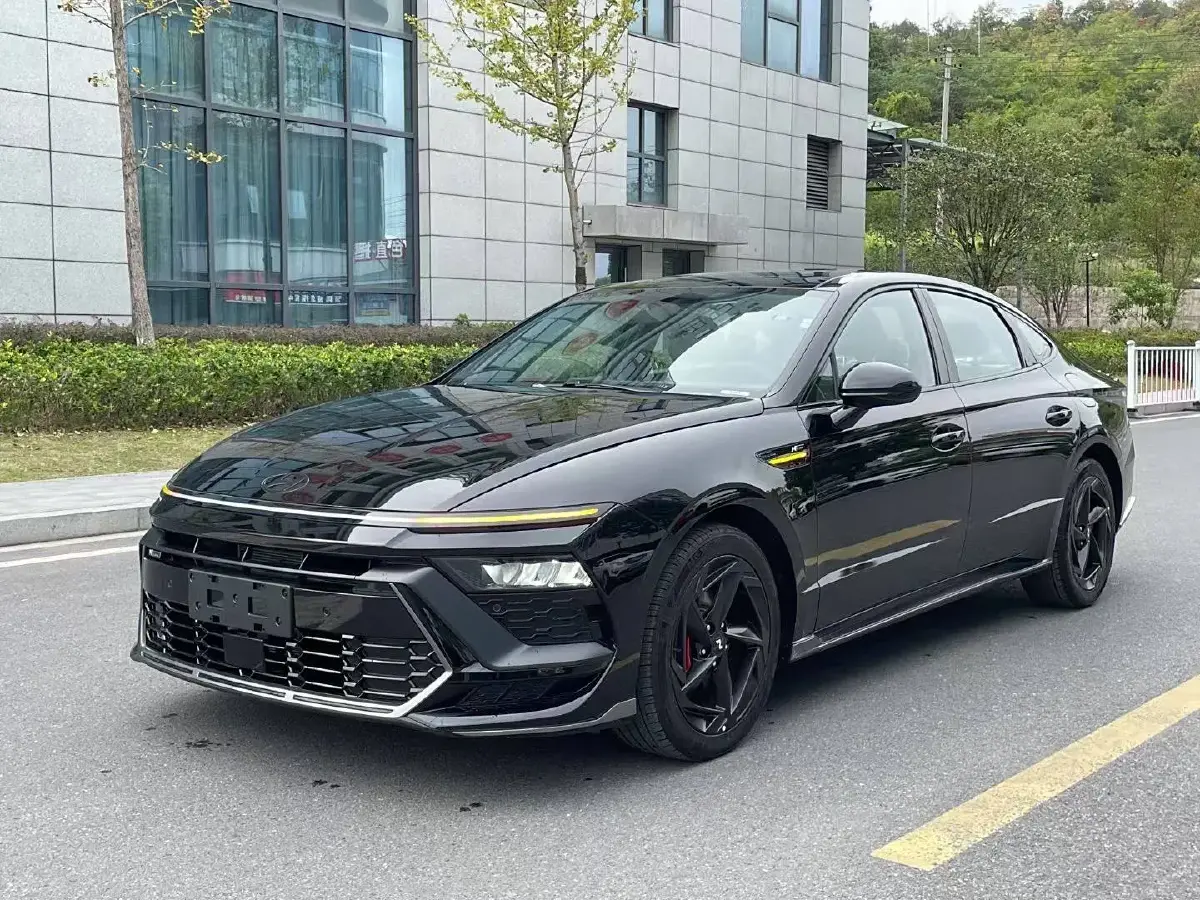 2024 Hyundai Sonata 2.0T 250HP L4 8AT