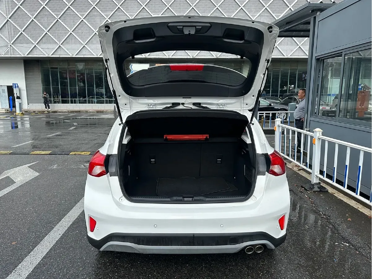 2021 Ford Focus Active 1.5T 174HP L3 8AT,autocango,china used car exporter,china ev exporter,chinese used car exporter,chinese used ev exporter