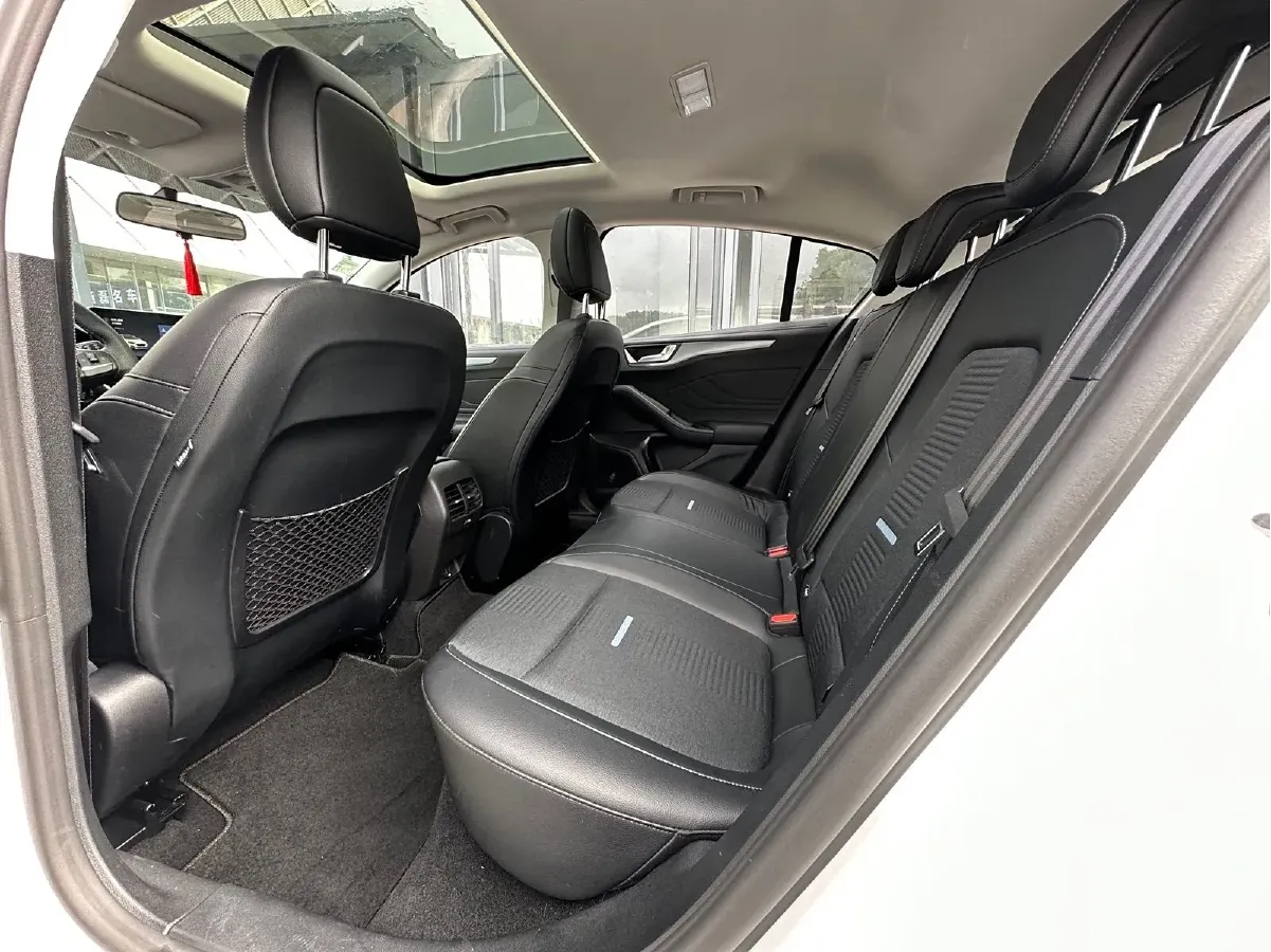 2021 Ford Focus Active 1.5T 174HP L3 8AT,autocango,china used car exporter,china ev exporter,chinese used car exporter,chinese used ev exporter