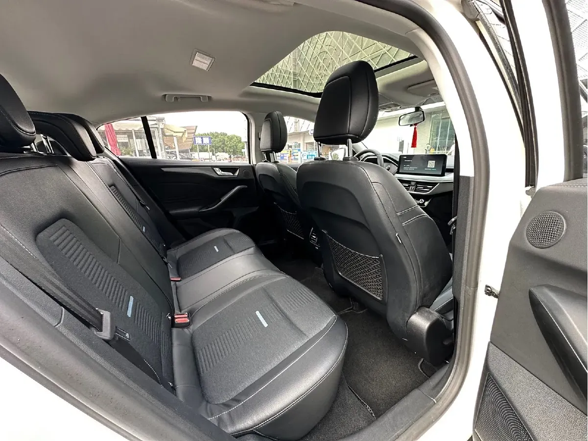 2021 Ford Focus Active 1.5T 174HP L3 8AT,autocango,china used car exporter,china ev exporter,chinese used car exporter,chinese used ev exporter