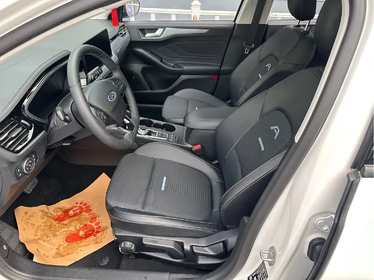 2021 Ford Focus Active 1.5T 174HP L3 8AT,autocango,china used car exporter,china ev exporter,chinese used car exporter,chinese used ev exporter