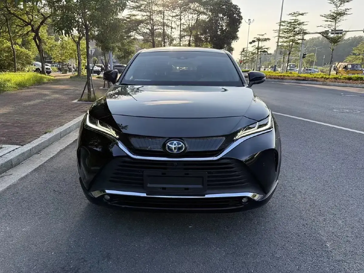 2022 Toyota Harrier 2.5L 178HP L4 E-CVT Hybrid