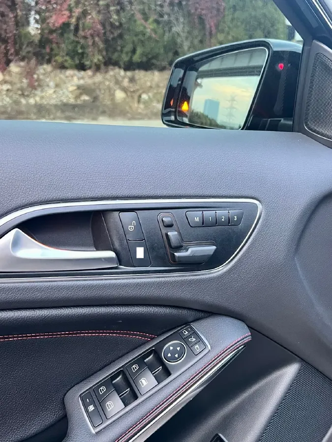 2015 Mercedes-Benz GLA AMG 2.0T 360HP L4 7DCT,autocango,china used car exporter,china ev exporter,chinese used car exporter,chinese used ev exporter