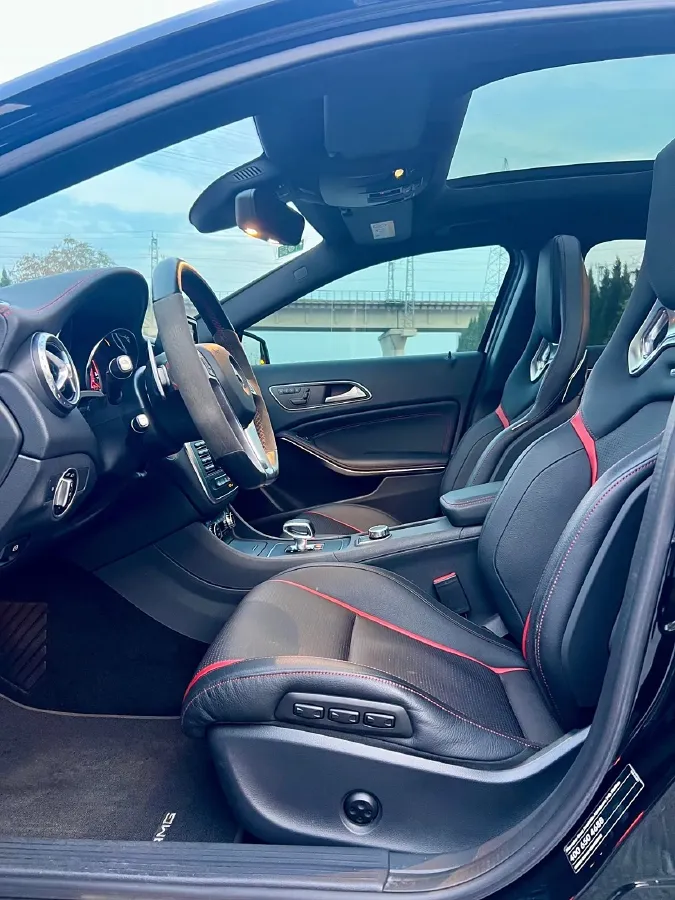 2015 Mercedes-Benz GLA AMG 2.0T 360HP L4 7DCT,autocango,china used car exporter,china ev exporter,chinese used car exporter,chinese used ev exporter