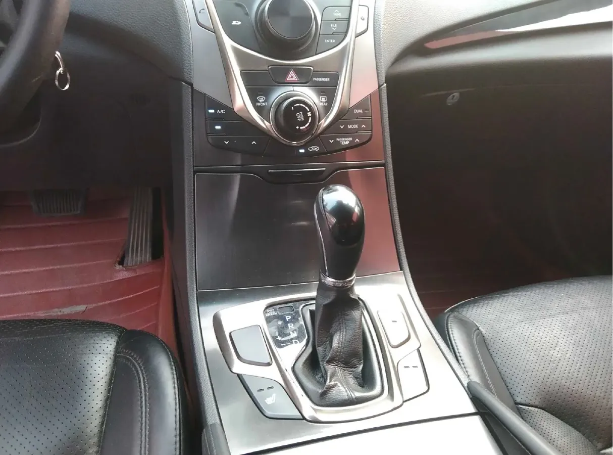 2011 Hyundai Azera 2.4L 180HP L4 6AT,autocango,china used car exporter,china ev exporter,chinese used car exporter,chinese used ev exporter