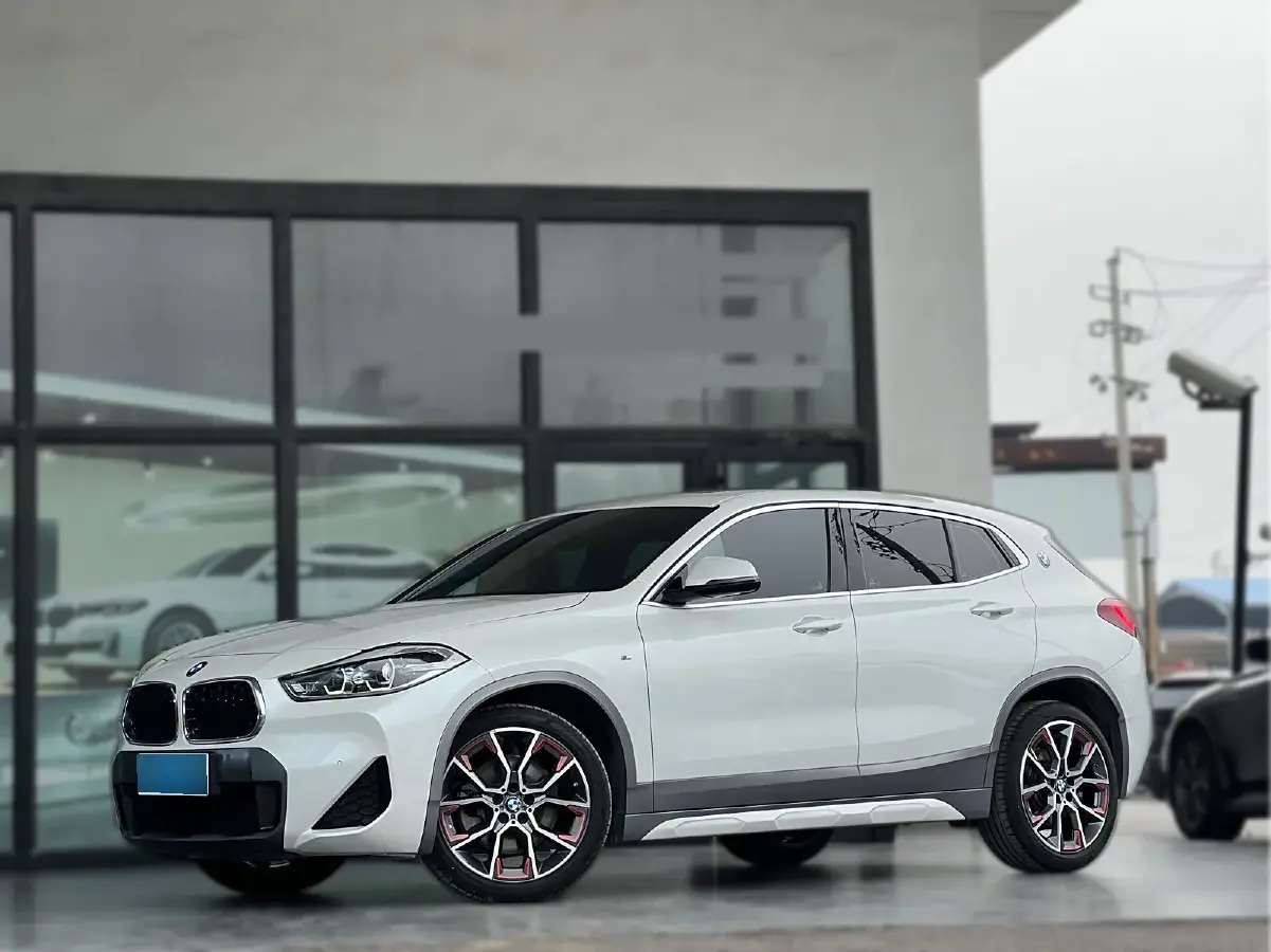 2022 BMW X2 2.0T 192HP L4 7DCT