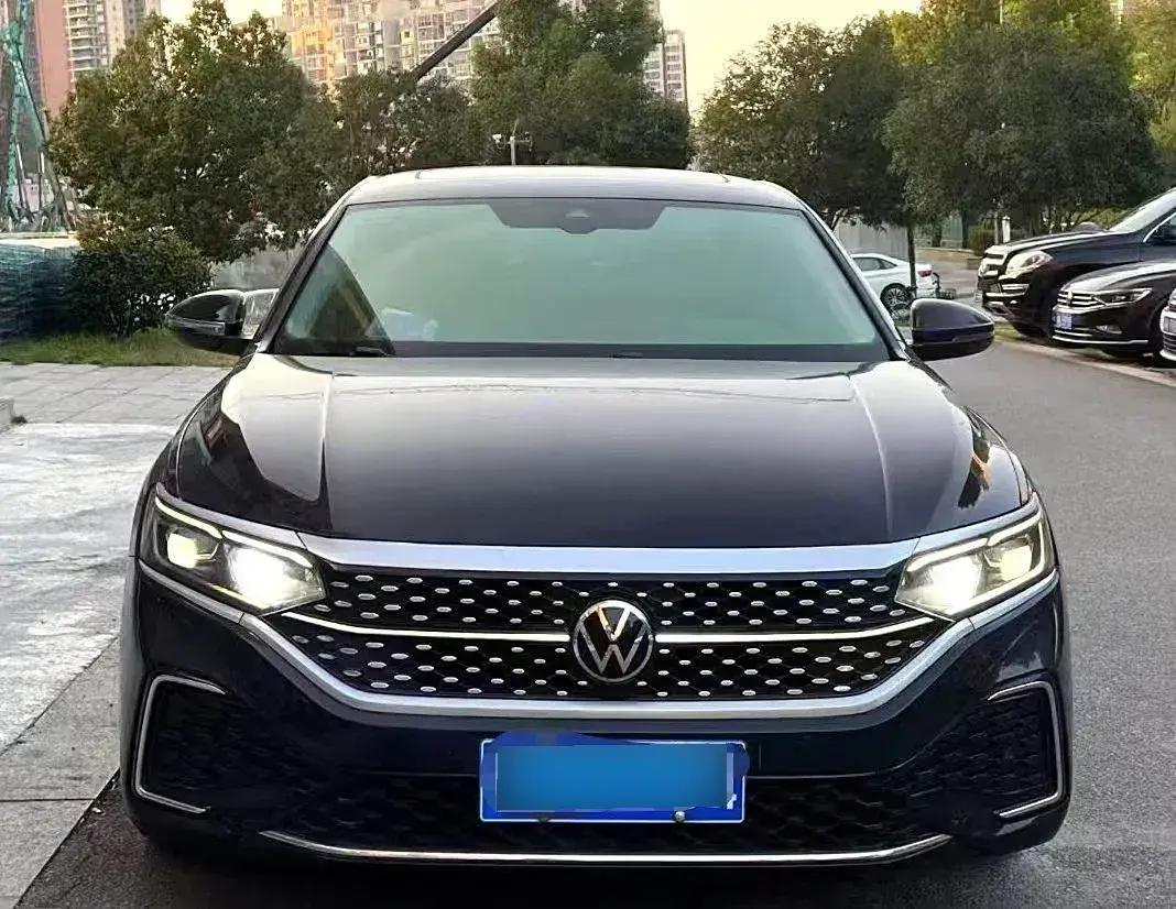 2022 Volkswagen Passat 2.0T 186HP L4 7DCT