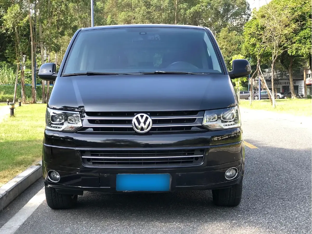 2012 Volkswagen Multivan 2.0T 204HP L4 7DCT