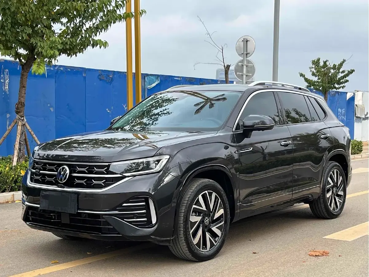 2023 Volkswagen Tayron 2.0T 186HP L4 7DCT