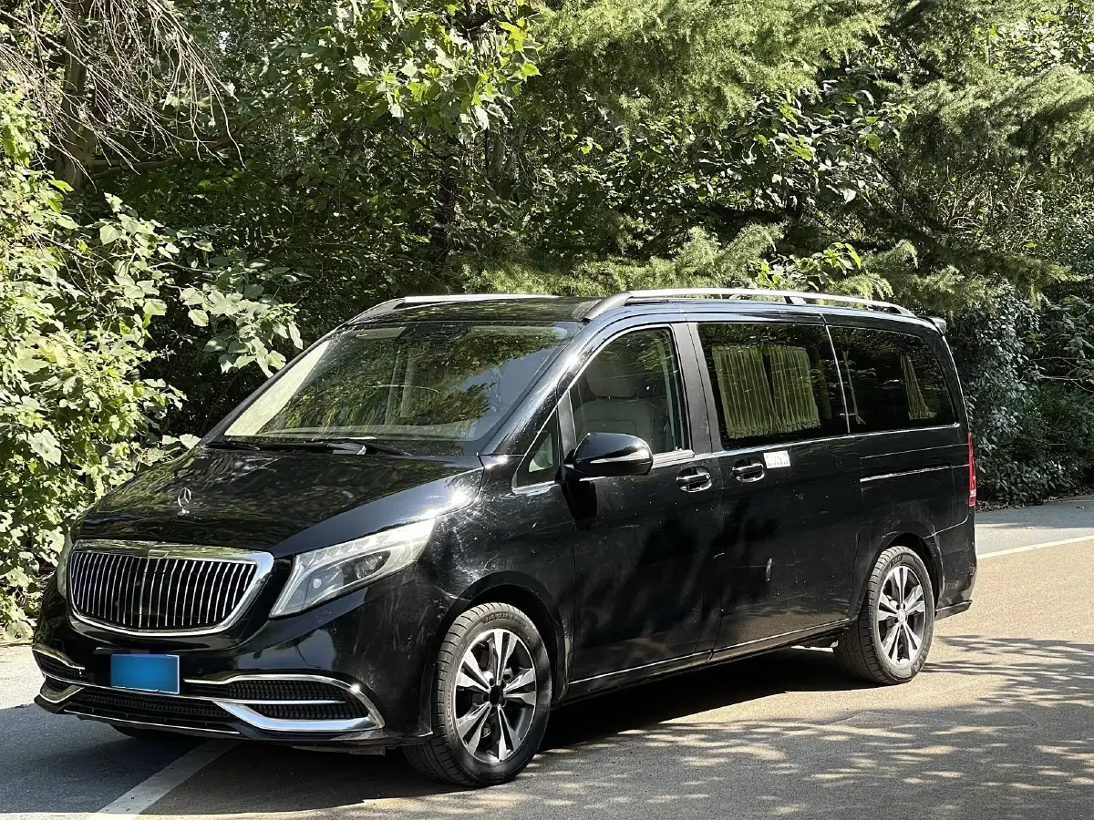 2017 Mercedes-Benz V Class 2.0T 211HP L4 7AT