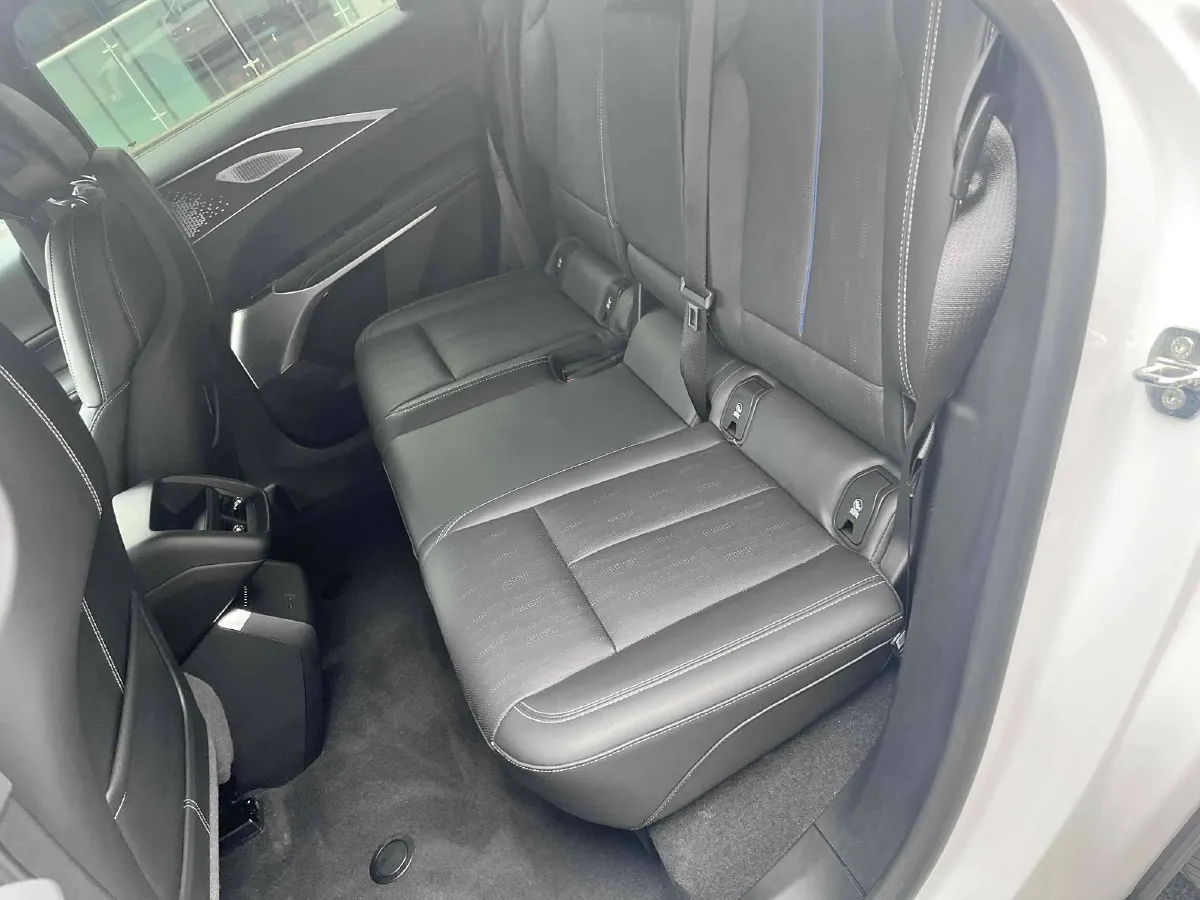 2022 Cadillac IQ Lyriq BEV 95.7KWH,autocango,china used car exporter,china ev exporter,chinese used car exporter,chinese used ev exporter