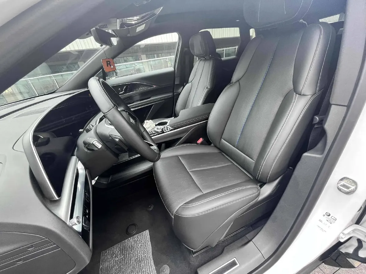 2022 Cadillac IQ Lyriq BEV 95.7KWH,autocango,china used car exporter,china ev exporter,chinese used car exporter,chinese used ev exporter