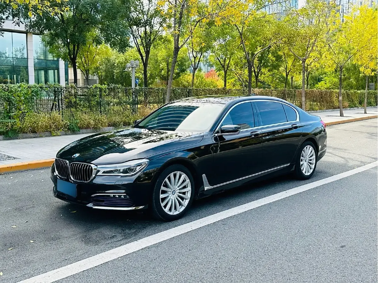 2016 BMW 7 Series 3.0T 326HP L6 8AT