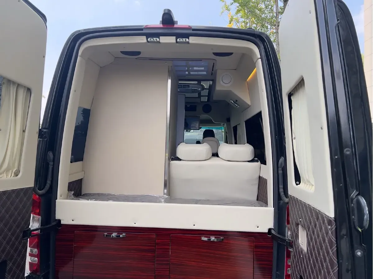 2016 Mercedes-Benz Sprinter 2.1T 150HP L4 6MT,autocango,china used car exporter,china ev exporter,chinese used car exporter,chinese used ev exporter