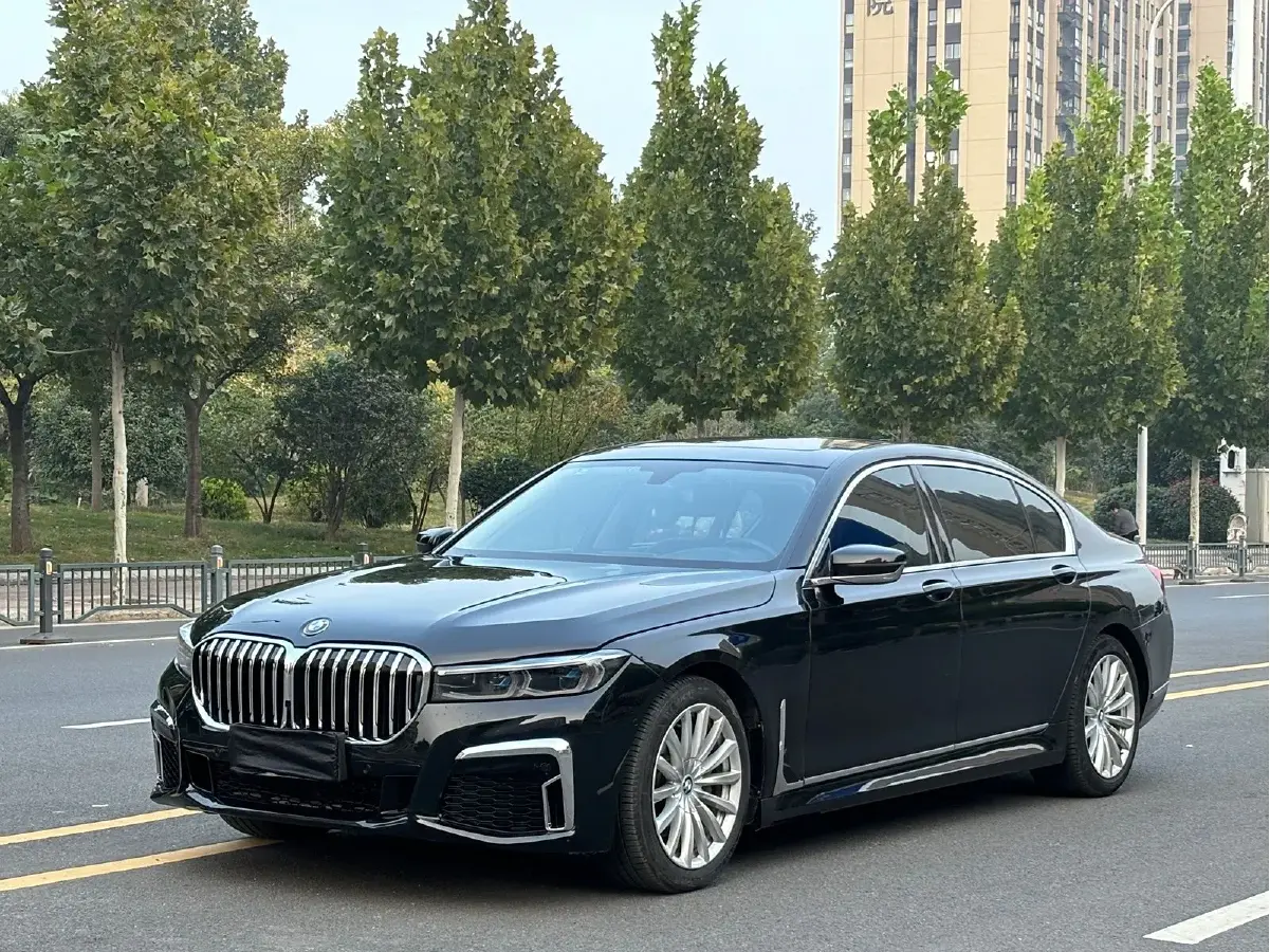 2016 BMW 7 Series 3.0T 326HP L6 8AT