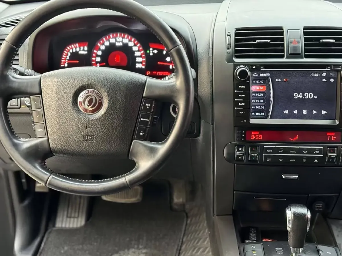 2015 Kia Borrego 3.8L 275HP V6 5AT,autocango,china used car exporter,china ev exporter,chinese used car exporter,chinese used ev exporter