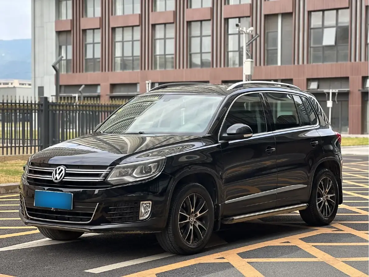 2015 Volkswagen Tiguan 2.0T 200HP L4 6AT