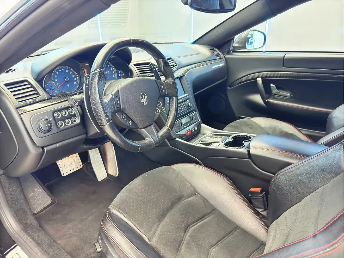 2013 Maserati GranTurismo 4.7L 460HP V8 6AT,autocango,china used car exporter,china ev exporter,chinese used car exporter,chinese used ev exporter