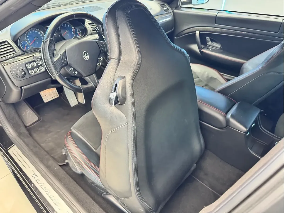 2013 Maserati GranTurismo 4.7L 460HP V8 6AT,autocango,china used car exporter,china ev exporter,chinese used car exporter,chinese used ev exporter