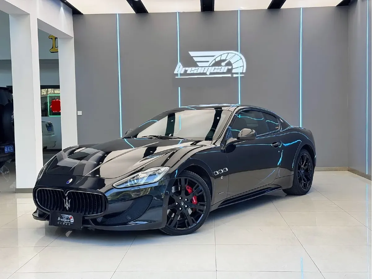 2013 Maserati GranTurismo 4.7L 460HP V8 6AT,autocango,china used car exporter,china ev exporter,chinese used car exporter,chinese used ev exporter