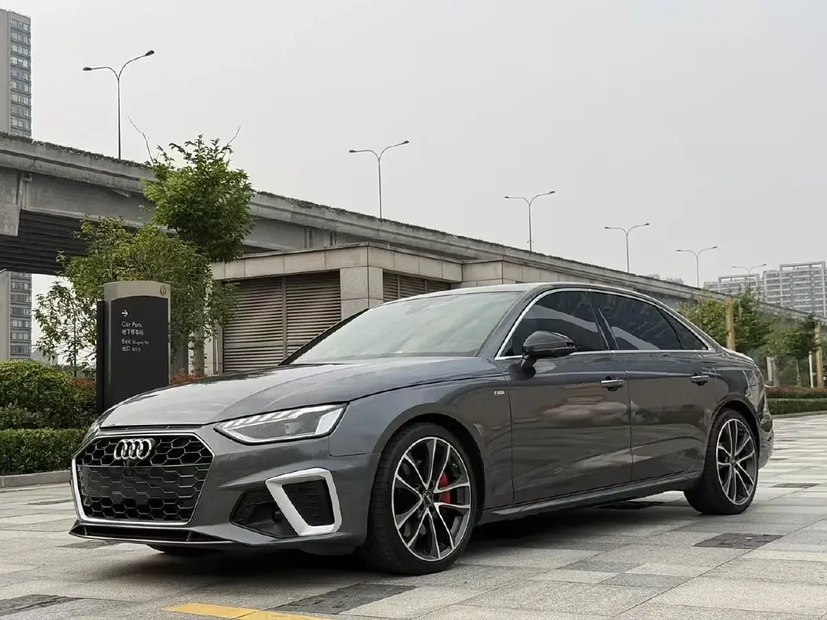 2020 Audi A4L 2.0T 252HP L4 7DCT