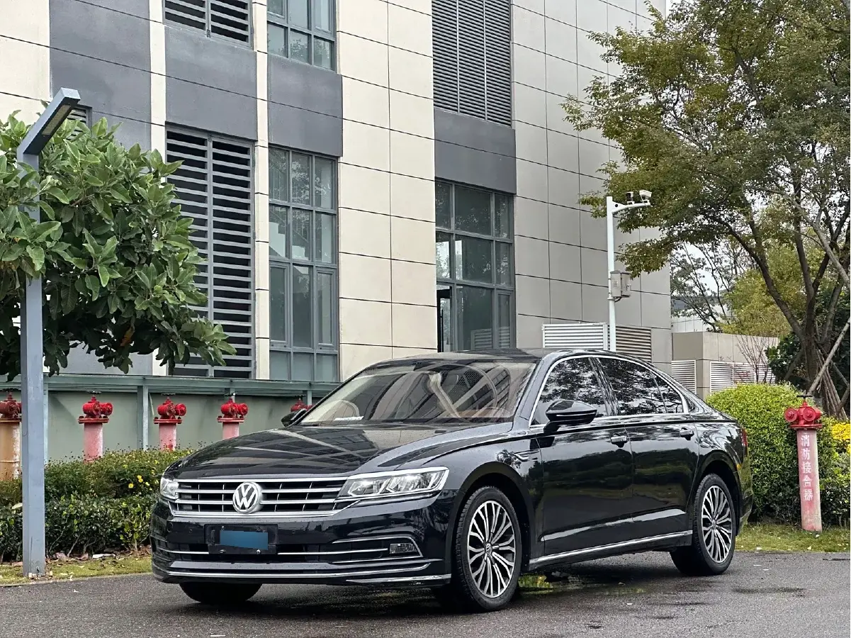 2018 Volkswagen Phideon 2.0T 224HP L4 7DCT