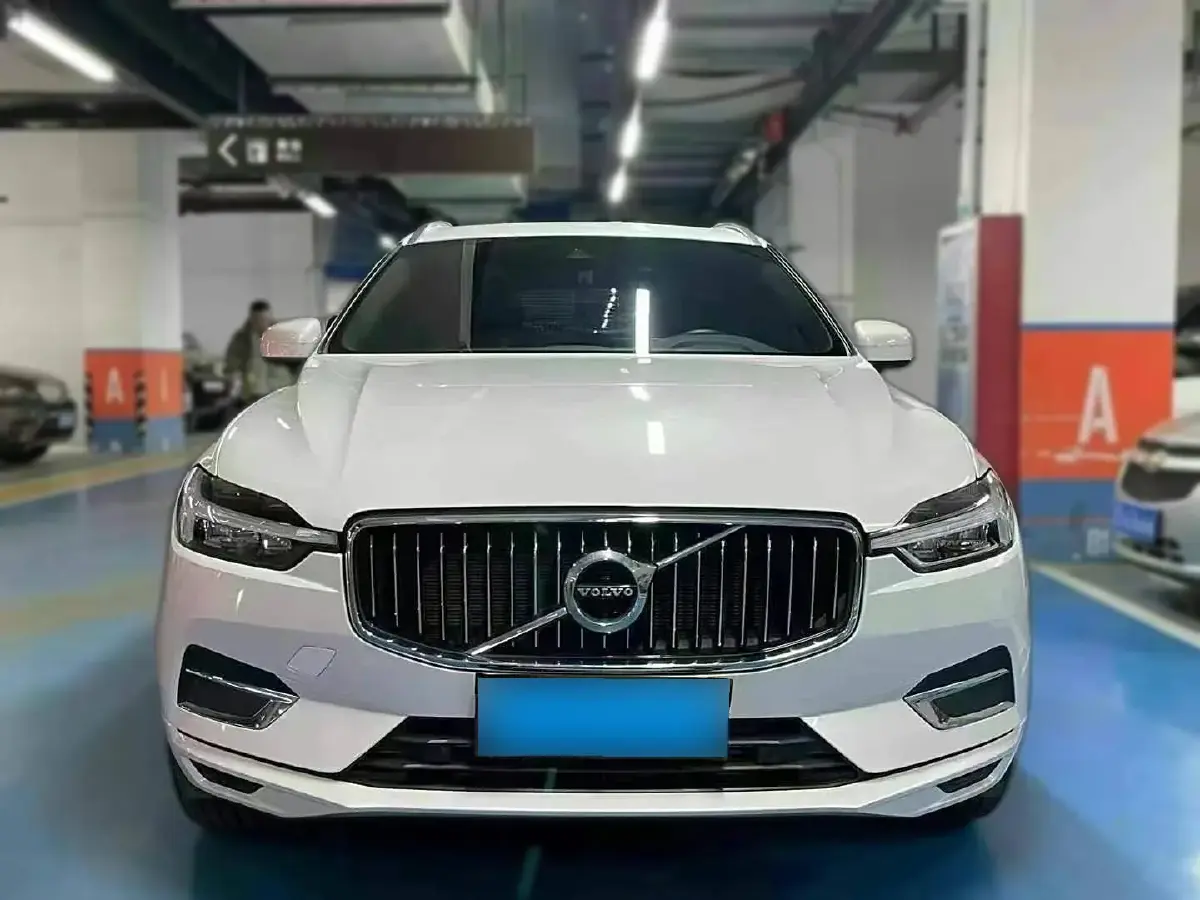 2021 Volvo XC60 2.0T 250HP L4 8AT
