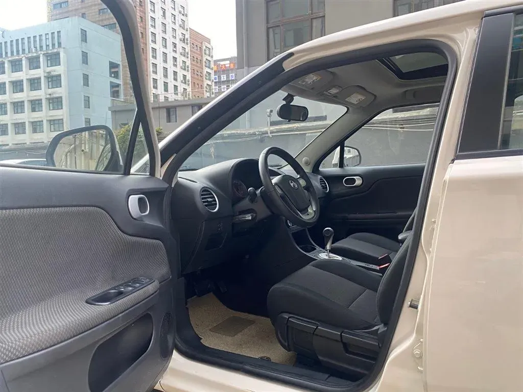 2014 MG 3 1.5L 109HP L4 5AMT,autocango,china used car exporter,china ev exporter,chinese used car exporter,chinese used ev exporter