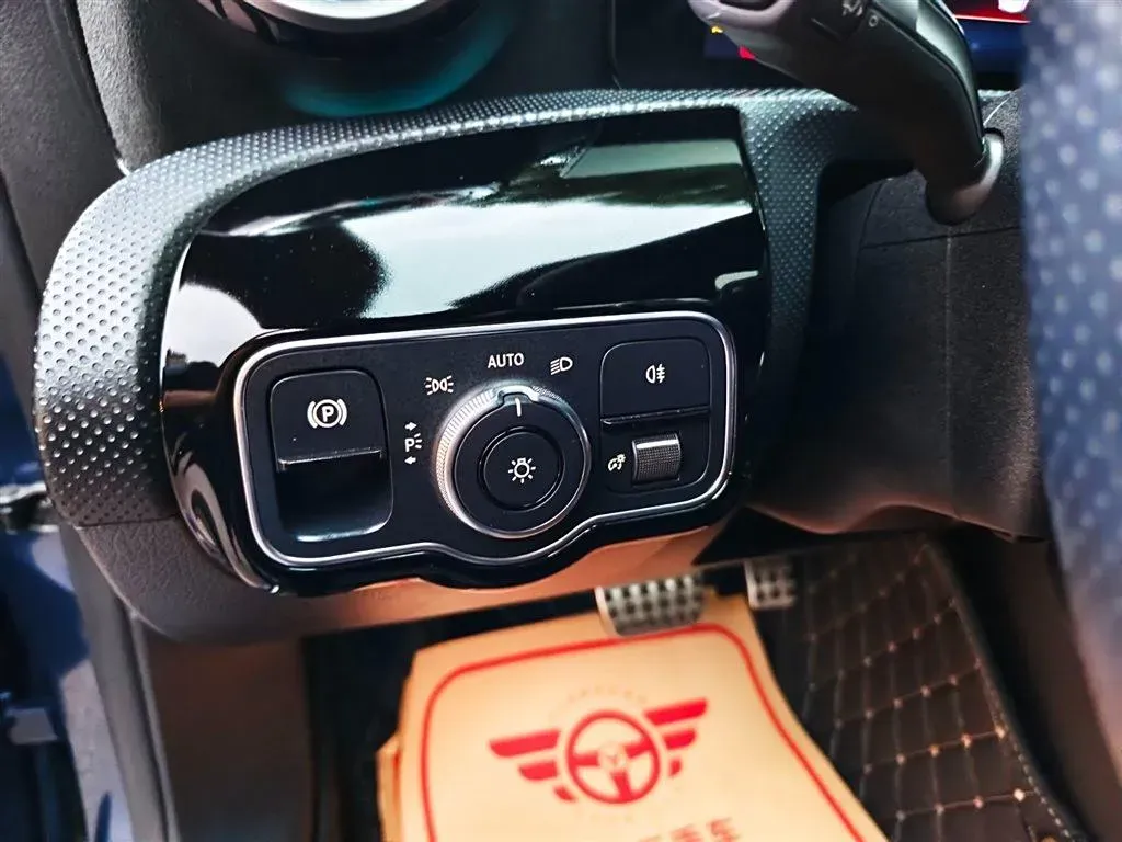 2021 Mercedes-Benz CLA Class 1.3T 163HP L4 7DCT,autocango,china used car exporter,china ev exporter,chinese used car exporter,chinese used ev exporter