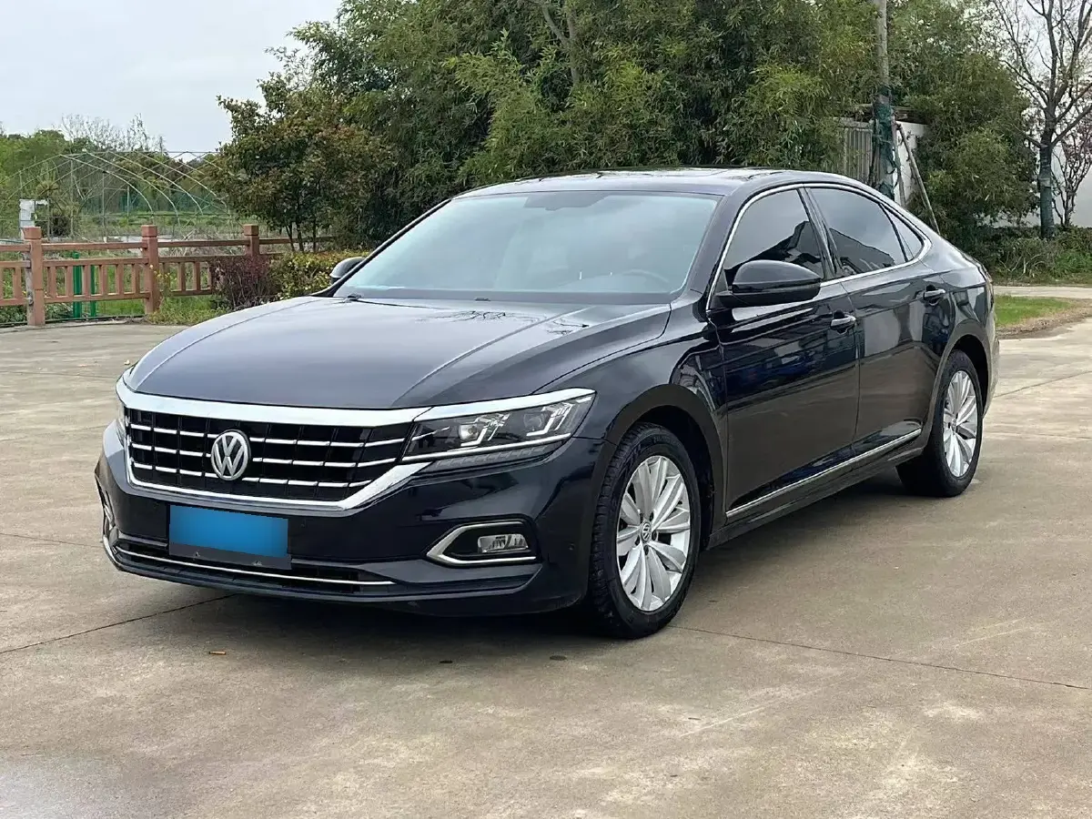 2019 Volkswagen Passat 2.0T 186HP L4 7DCT