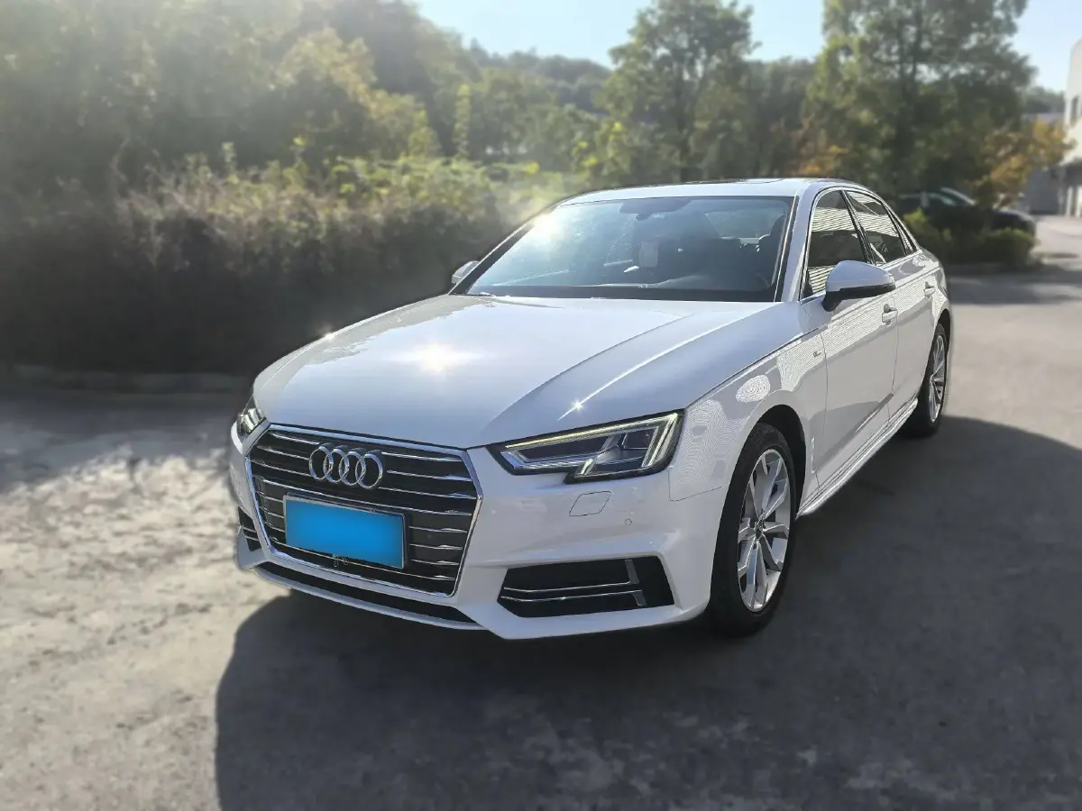 2018 Audi A4L 2.0T 190HP L4 7DCT