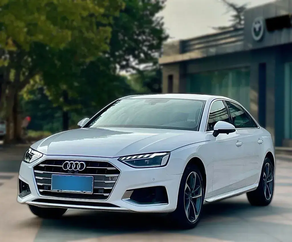 2022 Audi A4L 2.0T 190HP L4 7DCT