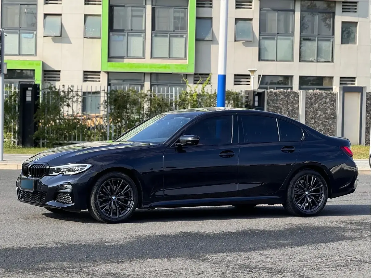 2022 BMW 3 Series 2.0T 184HP L4 8AT