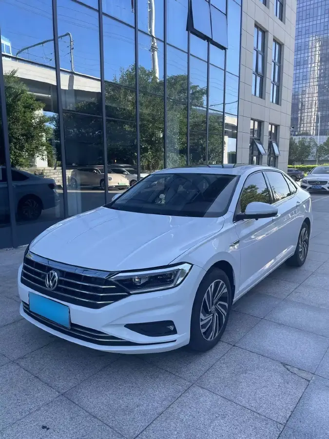 2021 Volkswagen Sagitar 1.2T 116HP L4 7DCT