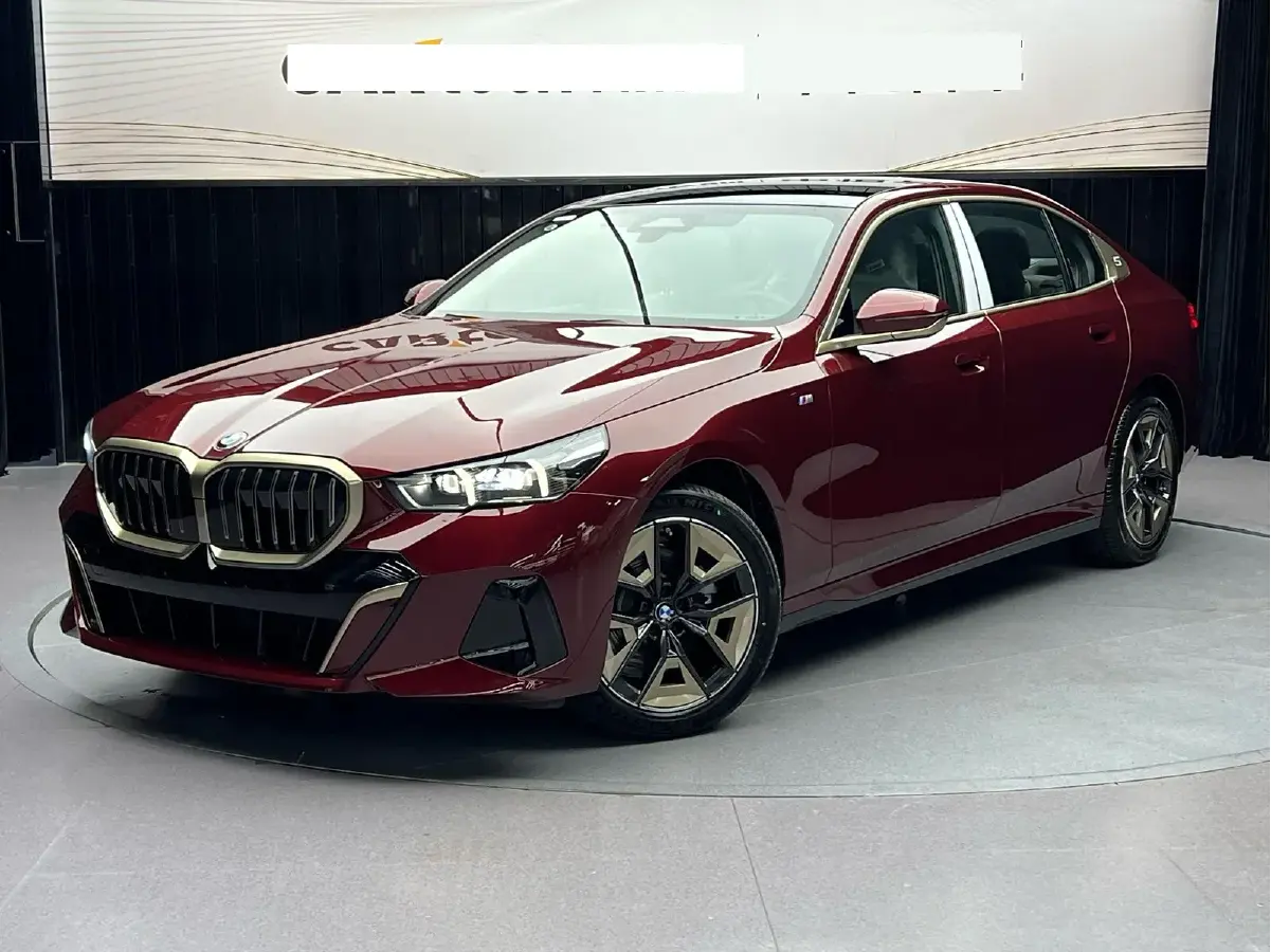 2024 BMW 5 Series 2.0T 190HP L4 8AT