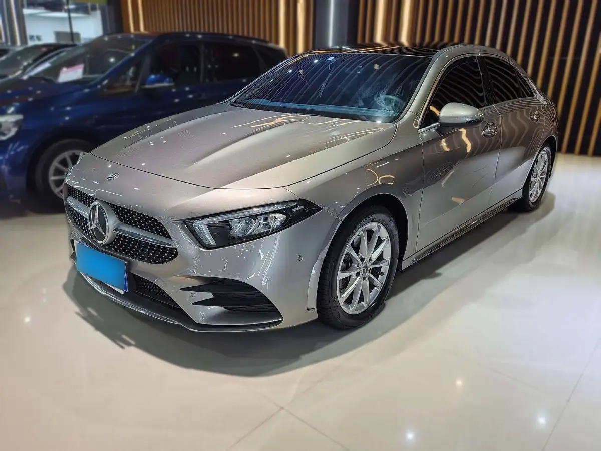 2020 Mercedes-Benz A Class 1.3T 163HP L4 7DCT