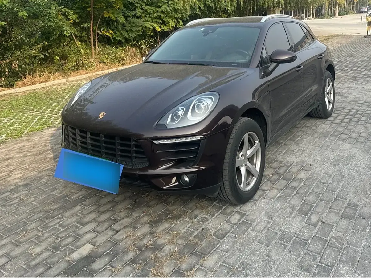 2017 Porsche Macan 2.0T 252HP L4 7DCT