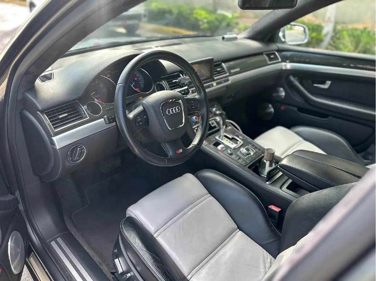 2007 Audi S8 5.2L 450HP V10 6AT,autocango,china used car exporter,china ev exporter,chinese used car exporter,chinese used ev exporter