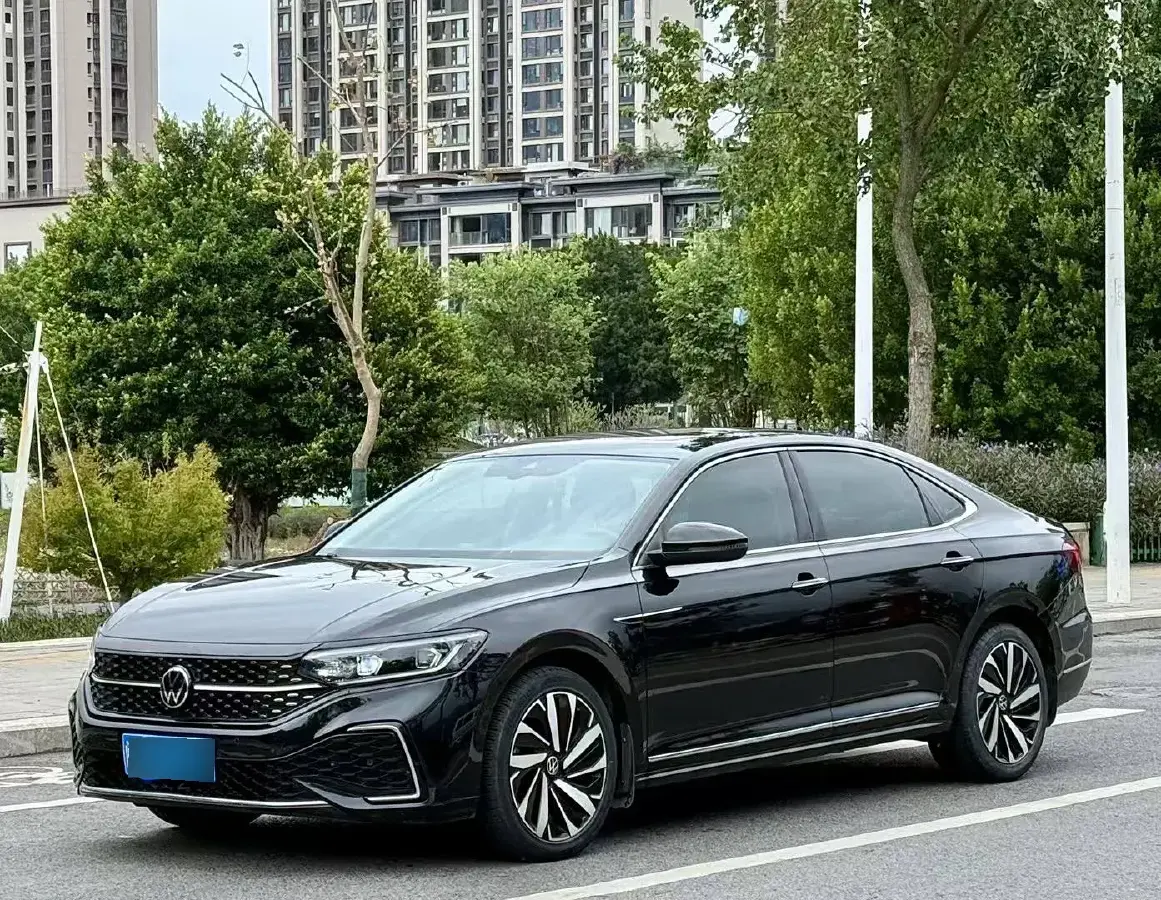 2022 Volkswagen Passat 2.0T 186HP L4 7DCT