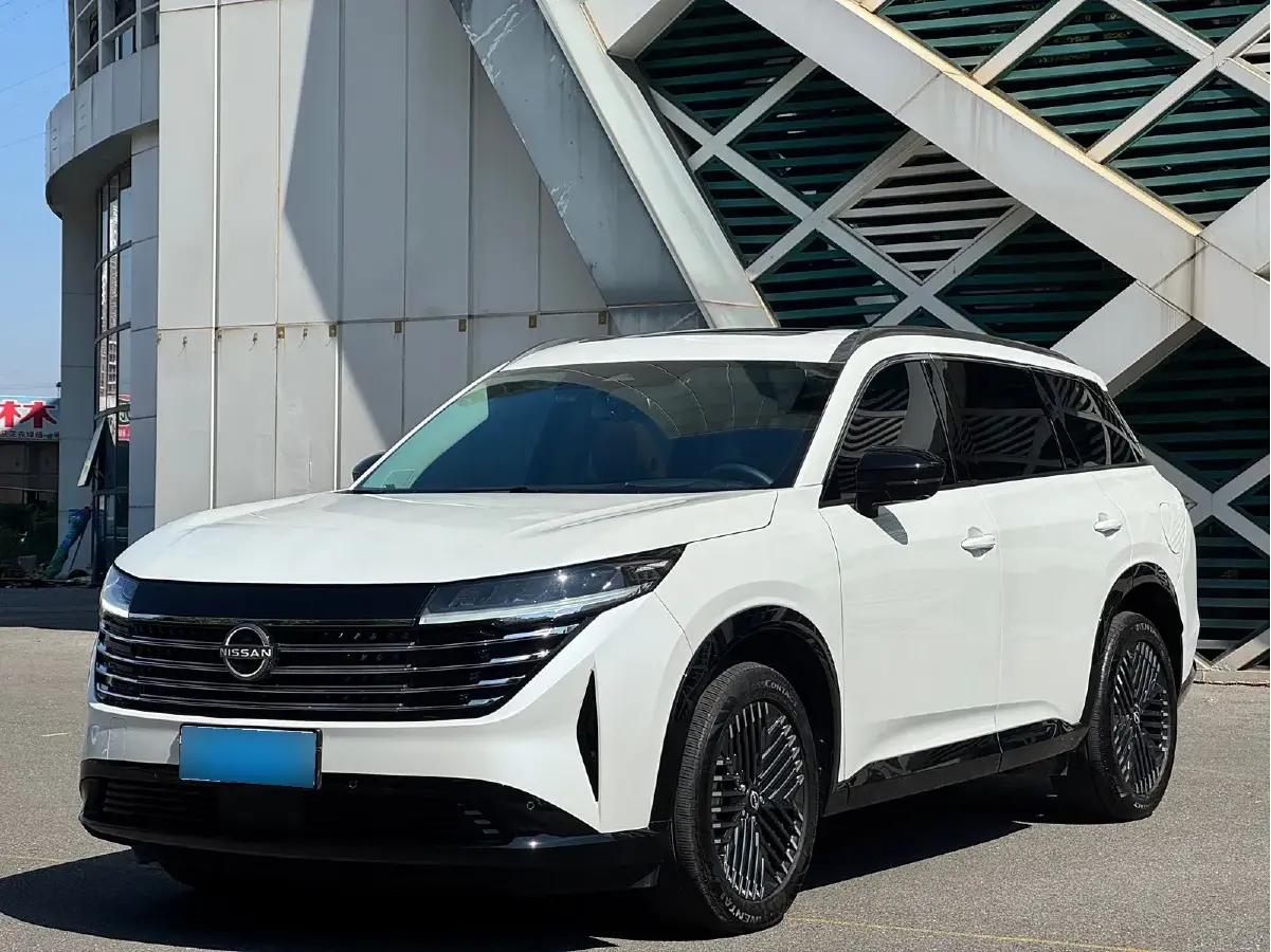 2024 Nissan Pathfinder 2.0T 252HP L4 9AT