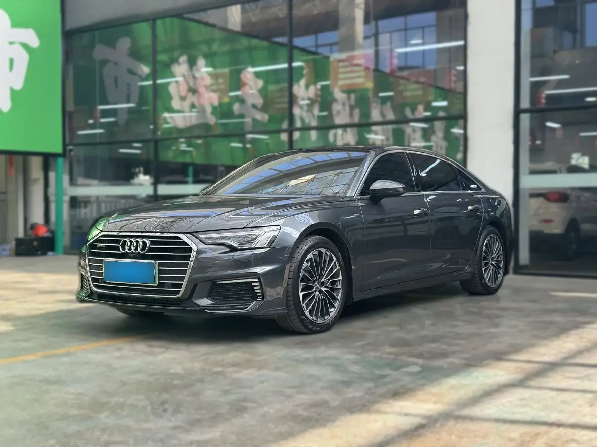 2020 Audi A6L 2.0T 252HP L4 7DCT PHEV 14.1KWH