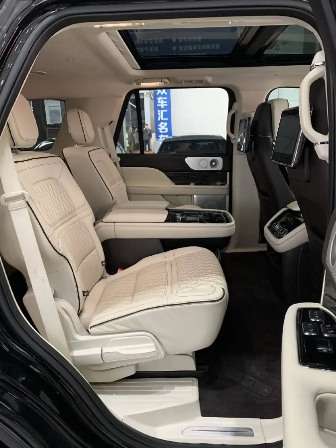 2018 Lincoln Navigator 3.5T 415HP V6 10AT,autocango,china used car exporter,china ev exporter,chinese used car exporter,chinese used ev exporter