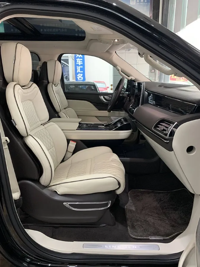 2018 Lincoln Navigator 3.5T 415HP V6 10AT,autocango,china used car exporter,china ev exporter,chinese used car exporter,chinese used ev exporter