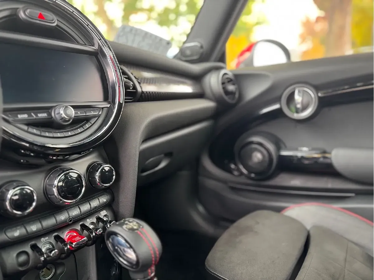 2016 MINI JCW 2.0T 231HP L4 6AT,autocango,china used car exporter,china ev exporter,chinese used car exporter,chinese used ev exporter