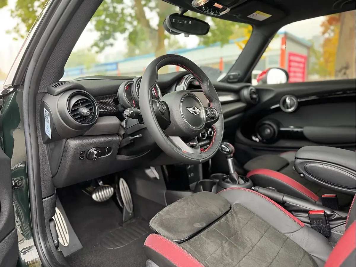 2016 MINI JCW 2.0T 231HP L4 6AT,autocango,china used car exporter,china ev exporter,chinese used car exporter,chinese used ev exporter