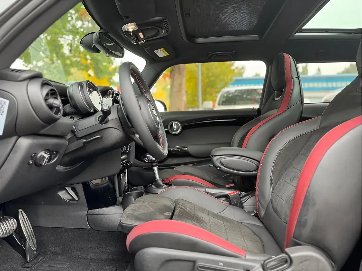 2016 MINI JCW 2.0T 231HP L4 6AT,autocango,china used car exporter,china ev exporter,chinese used car exporter,chinese used ev exporter