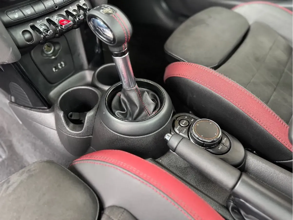 2016 MINI JCW 2.0T 231HP L4 6AT,autocango,china used car exporter,china ev exporter,chinese used car exporter,chinese used ev exporter