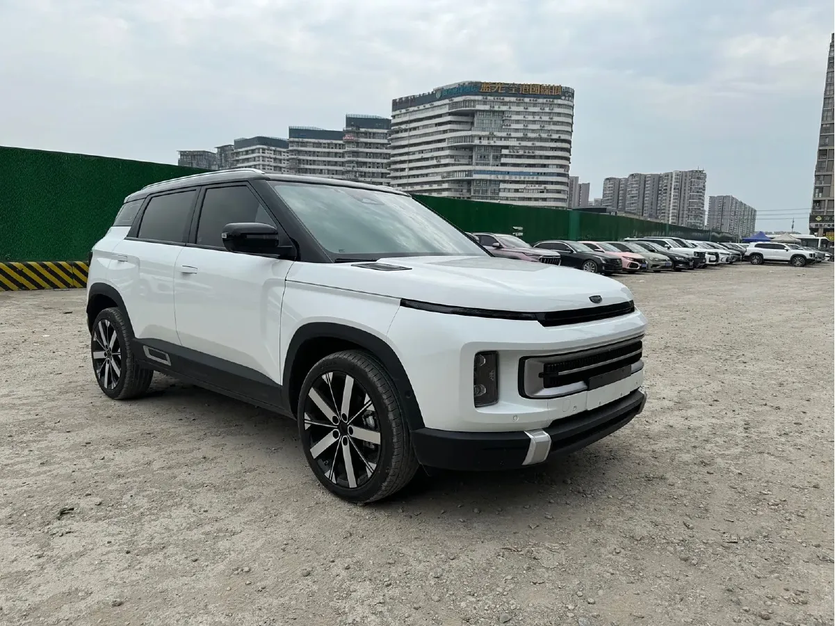 2023 Geely ICON 1.5T 181HP L4 7DCT,autocango,china used car exporter,china ev exporter,chinese used car exporter,chinese used ev exporter